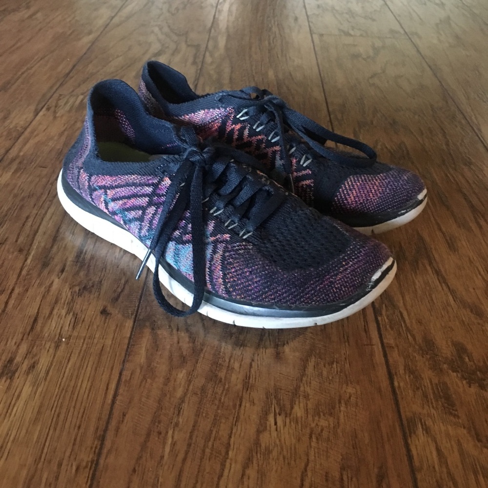 Nike Tennis Shoes